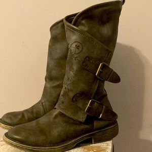 Size 6 -Grayish- Brown flat mid calf boots.